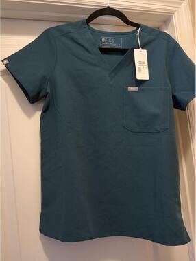 FIGS Catarina Scrub Top Women Size S Emerald Green V-Neck NWT Medicial Nursing